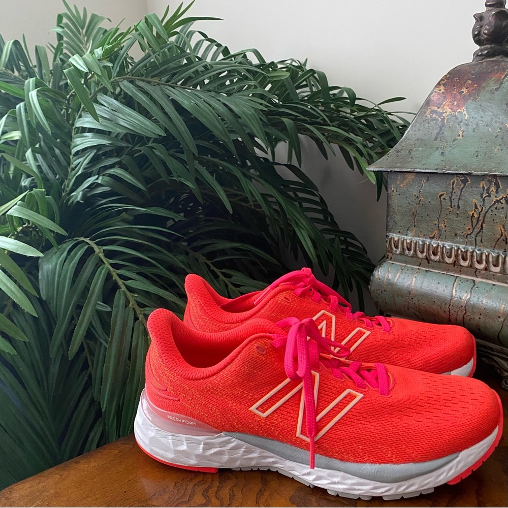 New Balance Fresh Foam 880v11 Womens Running Sneakers - Picture 9 of 9